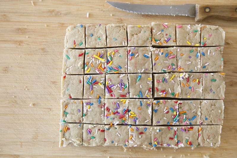 No Bake Oreo Cake Batter Squares recipe that only needs 4 ingredients. They are perfect for when it's too hot to bake! 