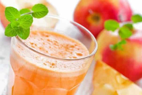 Apple Juice Recipe With & Without Juicer - Swasthi's Recipes