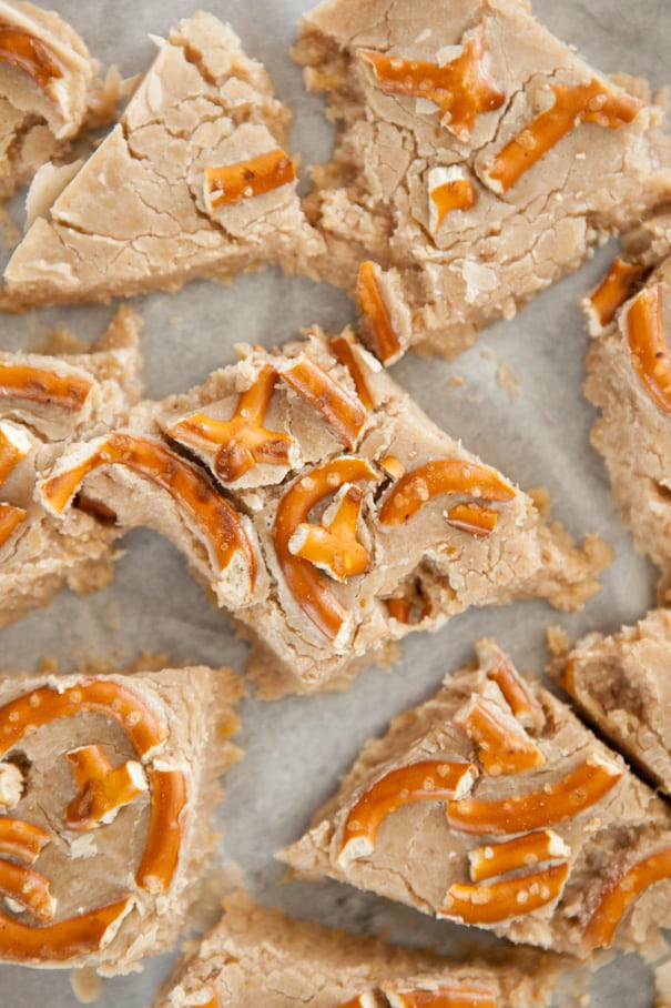 This Pumpkin Fudge with white chocolate chips and pretzels is a no-bake easy homemade fudge recipe.  The chocolate and pretzels give it a delicious sweet and salty taste! You can make these as good afterschool healthy snacks.