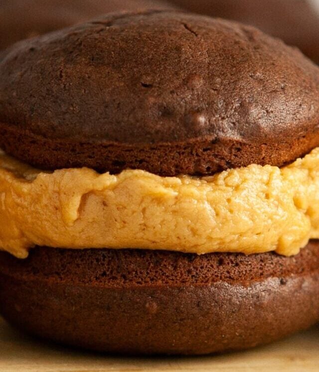 cropped-Chocolate-Peanut-Butter-Whoopie-Pies-Featured-Image.jpg