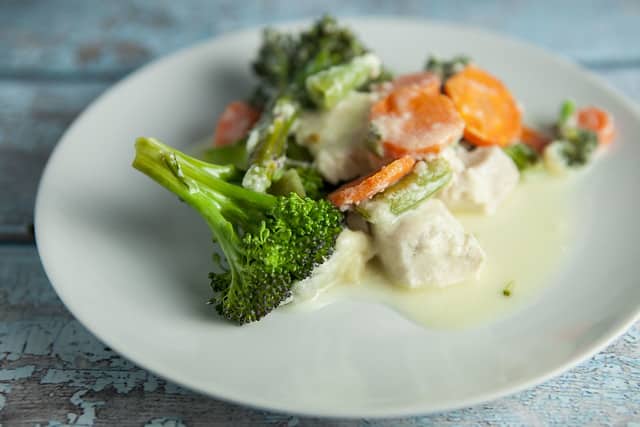 Chicken and Broccoli In White Sauce is a savory Asian recipe that uses a creamy sauce. Your family will fall in love with it!