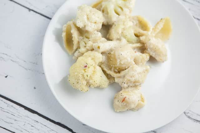 Pepper Jack Cauliflower Macaroni and Cheese recipe. Extra cheesy with a kick of spice!