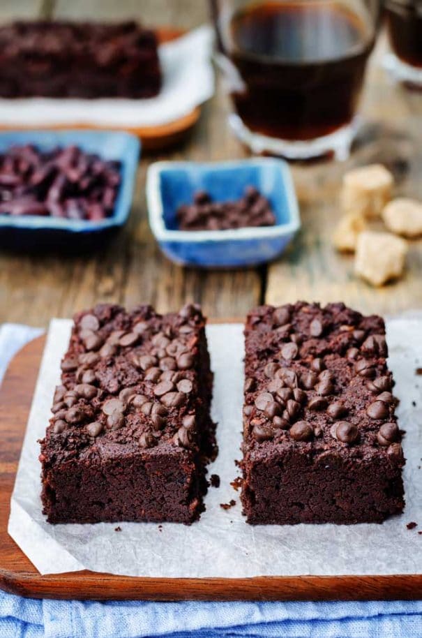 The BEST Black Bean Brownies recipe - healthy, vegan, gluten free and really easy to make! These moist brownies are made with canned black beans and peanut butter making them extra fudgy, I love how simple they are to make and how much kids and adults both love them! 