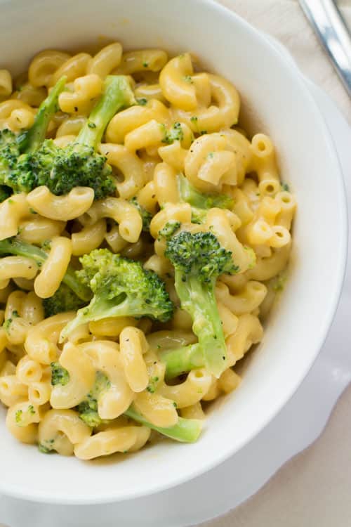 This stovetop 15 Minute Broccoli Mac and Cheese is made with just 1 pot and only 3 ingredients. Grab your pasta, Velveeta cheese and broccoli and make this easy creamy homemade mac and cheese recipe for dinner soon! Kids will love how delicious it tastes! And adults will love how simple it is to make!
