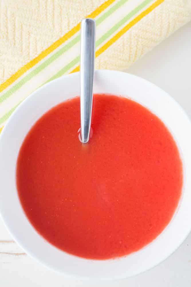 Watermelon soup is a delicious warm soup. In just 10 minutes using watermelon juice, lime juice and ginger you have a tasty healthy soup!