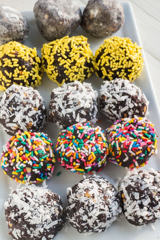 Did your chocolate cake fall apart? Do you have peanut butter in the cabinet? Then you can put them together to make these delicious Chocolate Peanut Butter Cake Balls! This recipe is easy to make and a life saver for cake disasters!