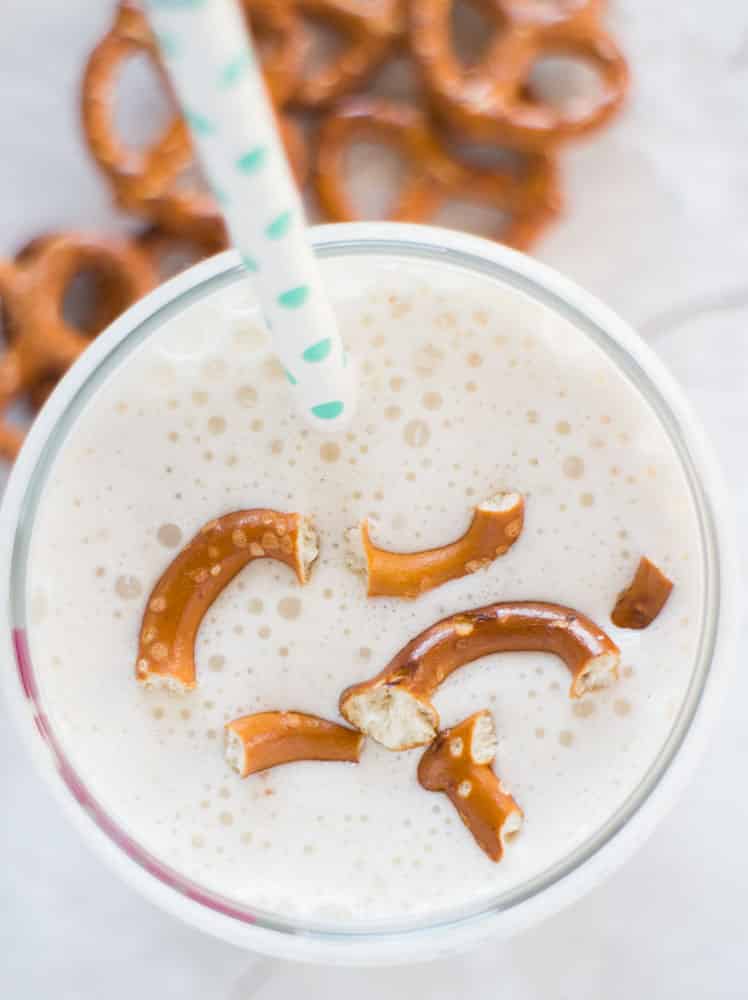 4 Ingredient Vanilla Pretzel Milkshake! This homemade milkshake recipe is easy to make and is the perfect combo of sweet and salty! Throw the 4 ingredients in your blender and it's ready - it's that simple! Perfect for dessert or a Summer treat!