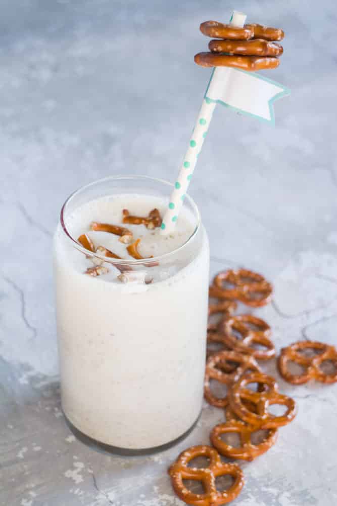 4 Ingredient Vanilla Pretzel Milkshake! This homemade milkshake recipe is easy to make and is the perfect combo of sweet and salty! Throw the 4 ingredients in your blender and it's ready - it's that simple! Perfect for dessert or a Summer treat!