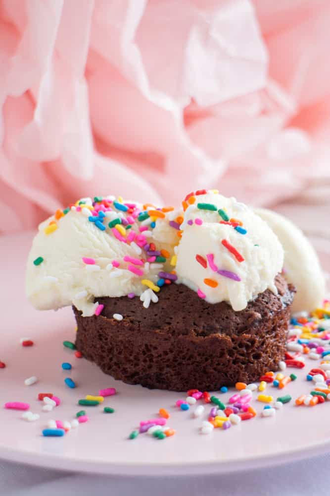 DELICIOUS and only 175 CALORIES, this Birthday Cake Ice Cream Chocolate Brownie is my favorite dessert recipe! This healthy easy recipe uses all-natural ingredients and won't leave you without any guilt after eating! It's amazing - you must try it!