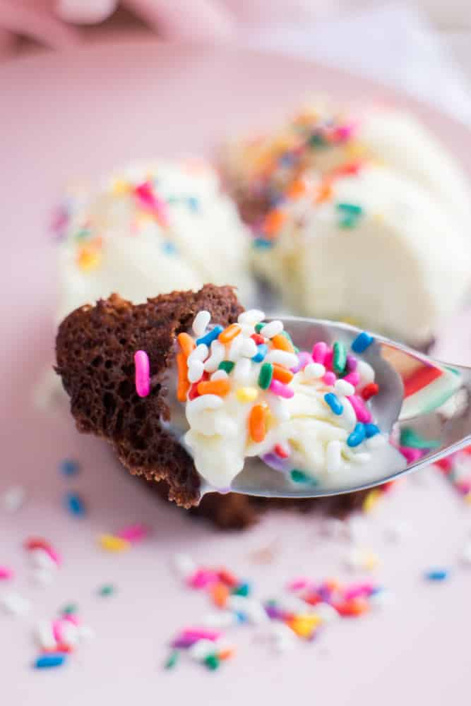 DELICIOUS and only 175 CALORIES, this Birthday Cake Ice Cream Chocolate Brownie is my favorite dessert recipe! This healthy easy recipe uses all-natural ingredients and won't leave you without any guilt after eating! It's amazing - you must try it!
