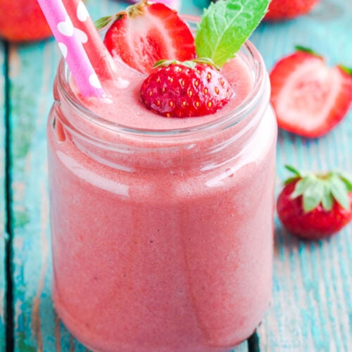 Strawberry Banana Pineapple Smoothie - Brooklyn Farm Girl