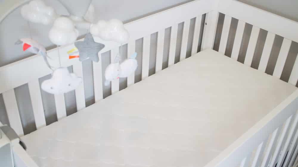 Newton Crib Mattress Review- the Wovenaire is the best mattress for your baby that is 100% breathable! Perfect for First Time Moms who are worried about everything (that's me!).