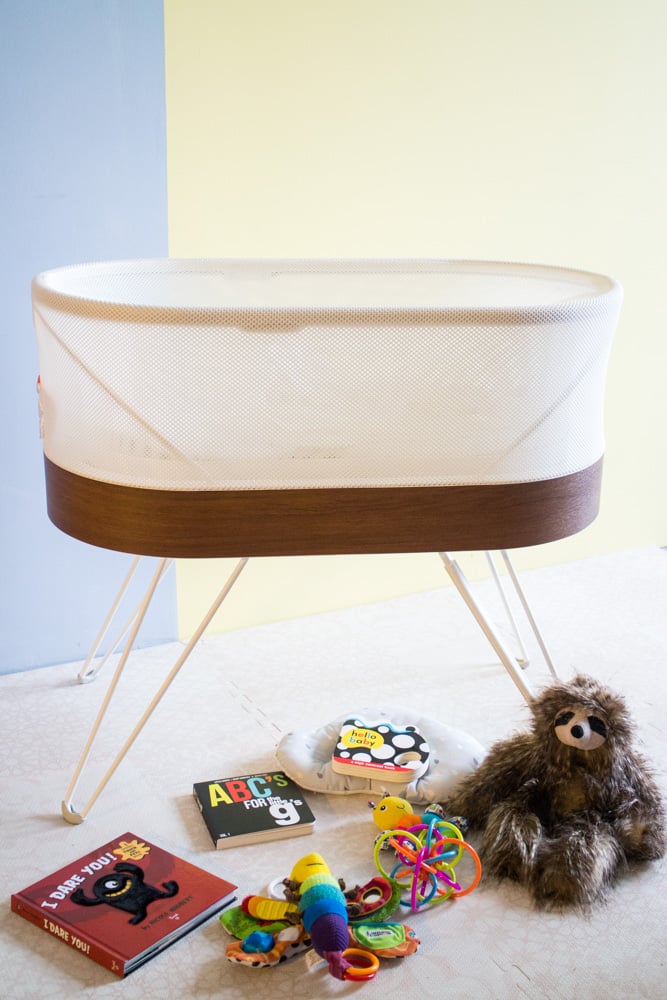 Snoo bassinet store for colic baby