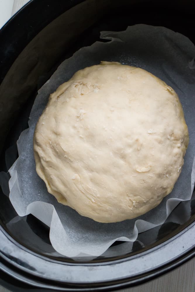 2 HOUR Crockpot Bread! This homemade bread is so EASY to make and has changed my life! Throw it in the crock pot and you will have soft, moist bread in 2 hours! This is the best bread to serve with creamy soups and casseroles, it tastes like Amish Sweet Bread!