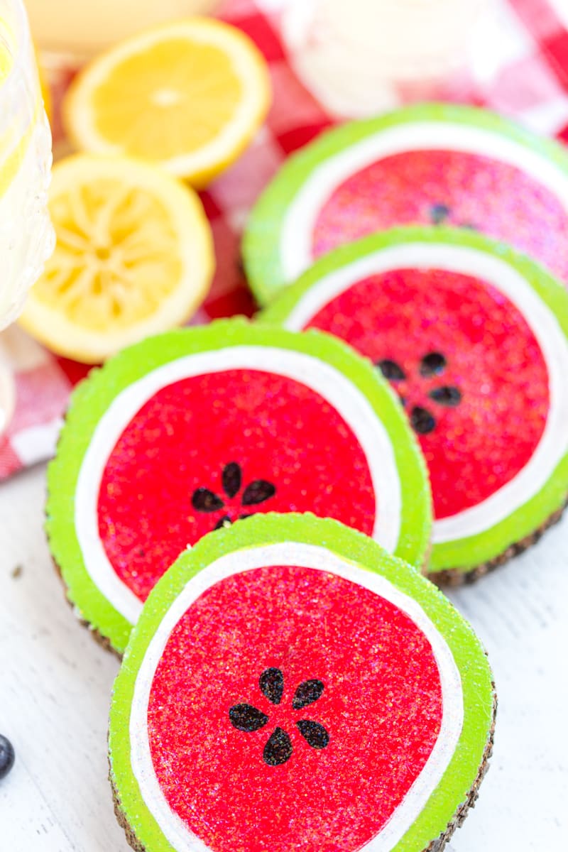 20 Sweet and Summery Watermelon Crafts & DIY Projects for kids of all ages! You're going to love making these creative projects with preschoolers, toddlers and teens! Ideas include everything from magnets, pillows, pinatas, painted bowls, planters, easy paper plate crafts and more!