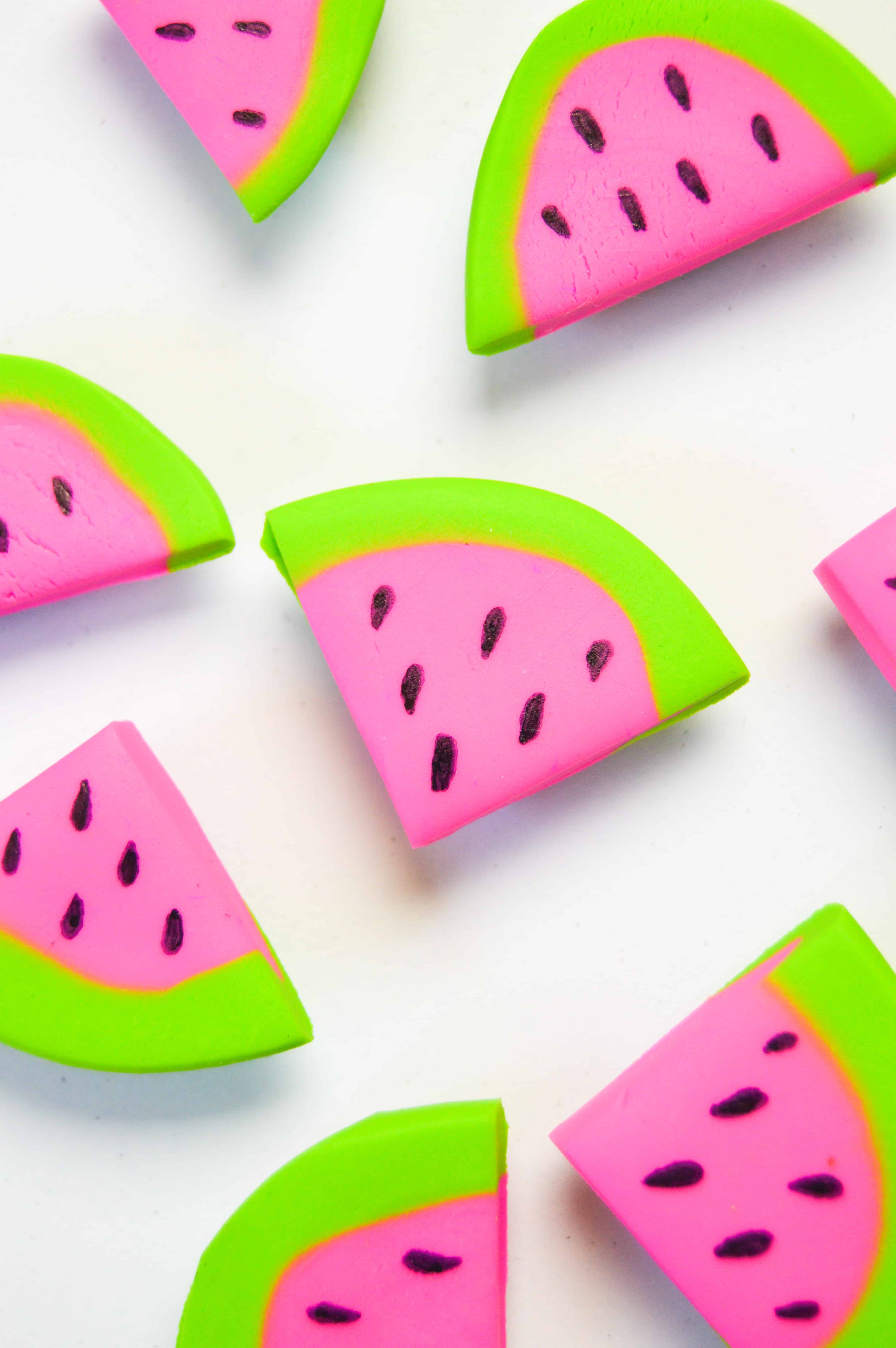 20 Sweet and Summery Watermelon Crafts & DIY Projects for kids of all ages! You're going to love making these creative projects with preschoolers, toddlers and teens! Ideas include everything from magnets, pillows, pinatas, painted bowls, planters, easy paper plate crafts and more!