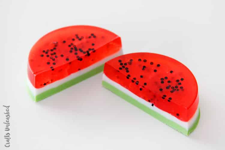 20 Sweet and Summery Watermelon Crafts & DIY Projects for kids of all ages! You're going to love making these creative projects with preschoolers, toddlers and teens! Ideas include everything from magnets, pillows, pinatas, painted bowls, planters, easy paper plate crafts and more!