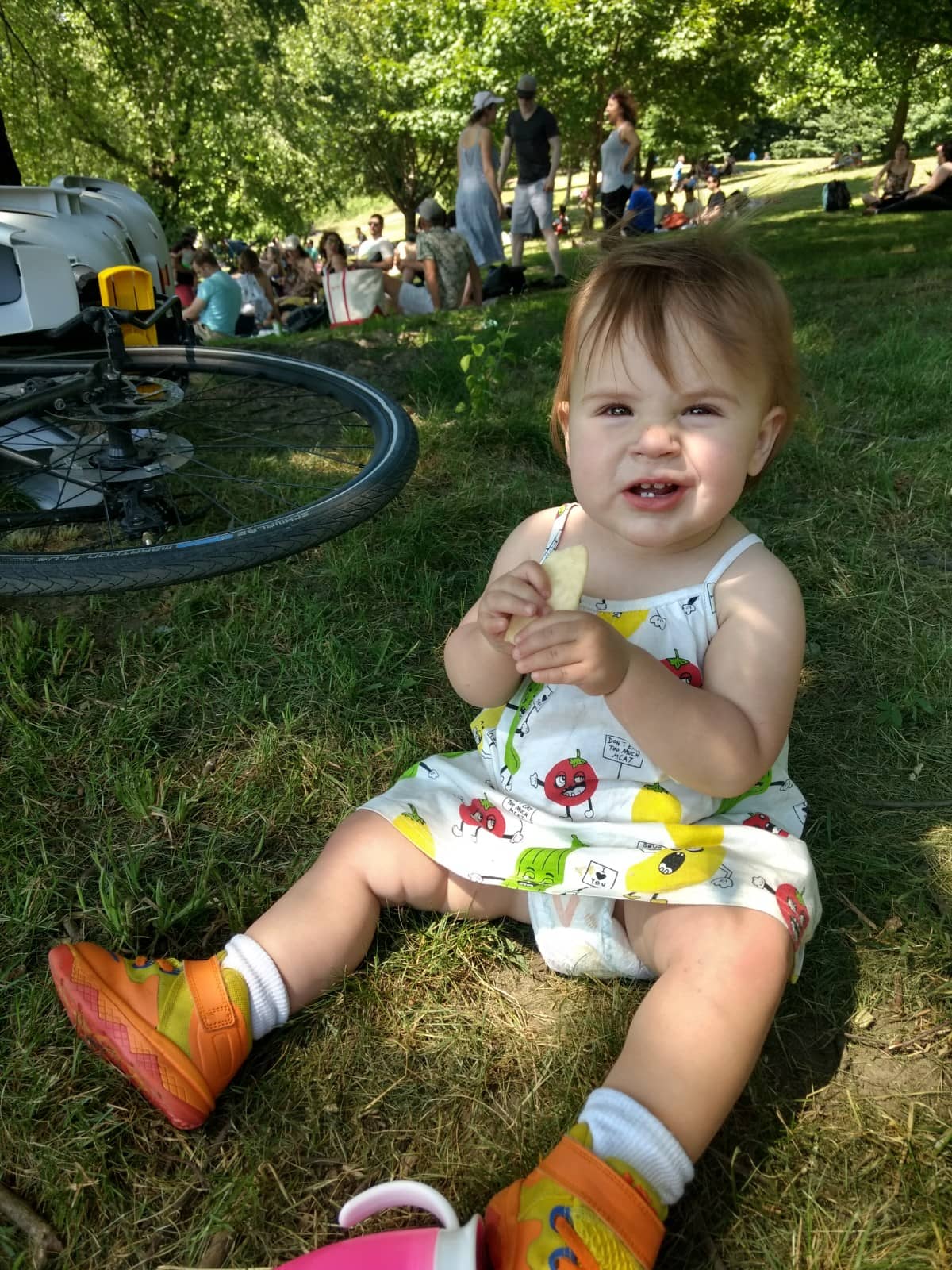 Full guide on bike riding with a baby! We started riding in NYC with our baby at 10 months old. Learn about the best baby bike seat, baby helmet and how to stay safe when cycling. 