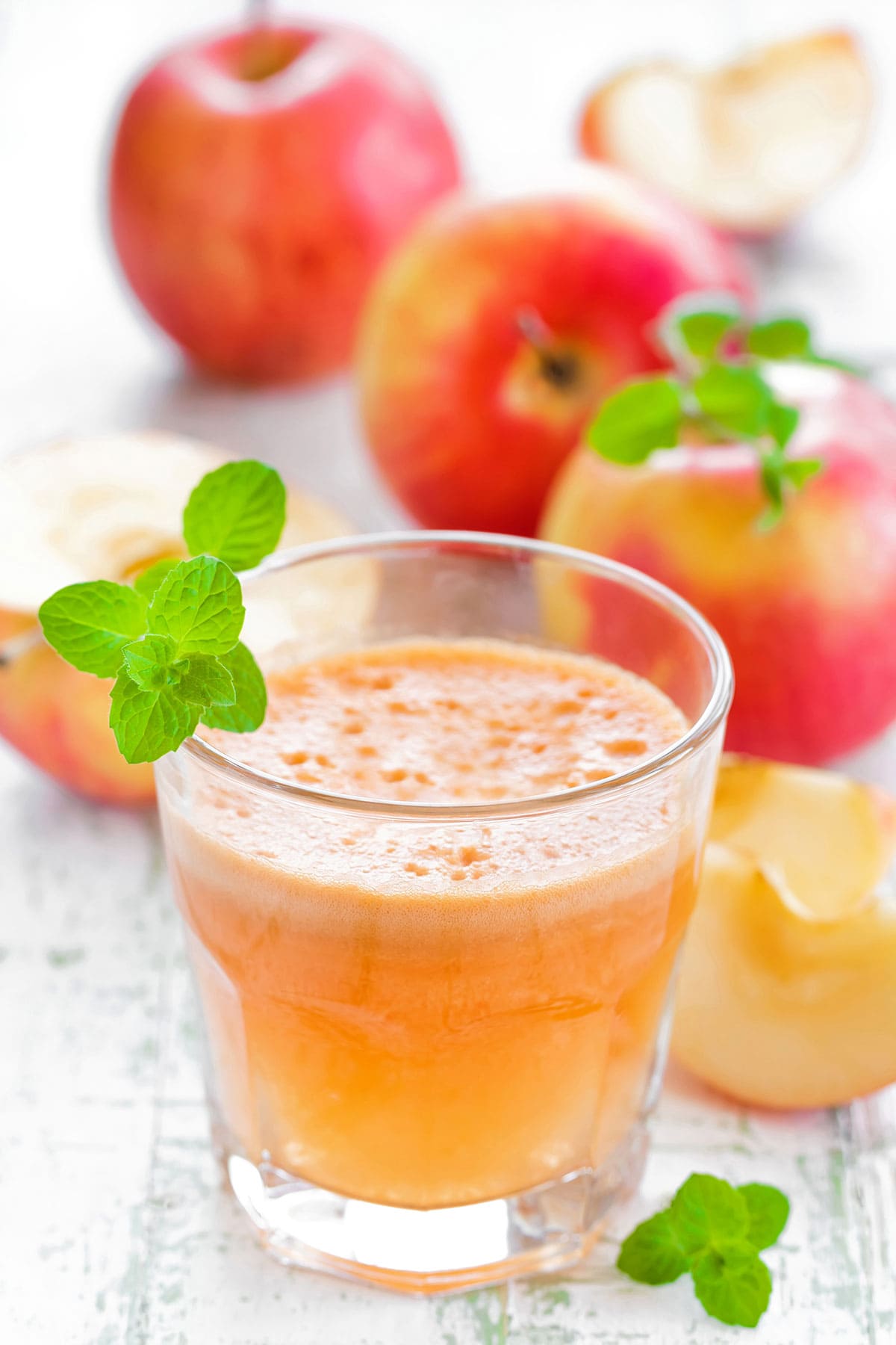 make fresh apple juice