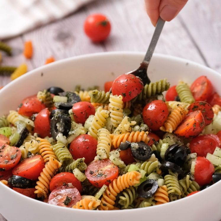 Tri Color Italian Pasta Salad - Easy Recipe with Italian Dressing and ...