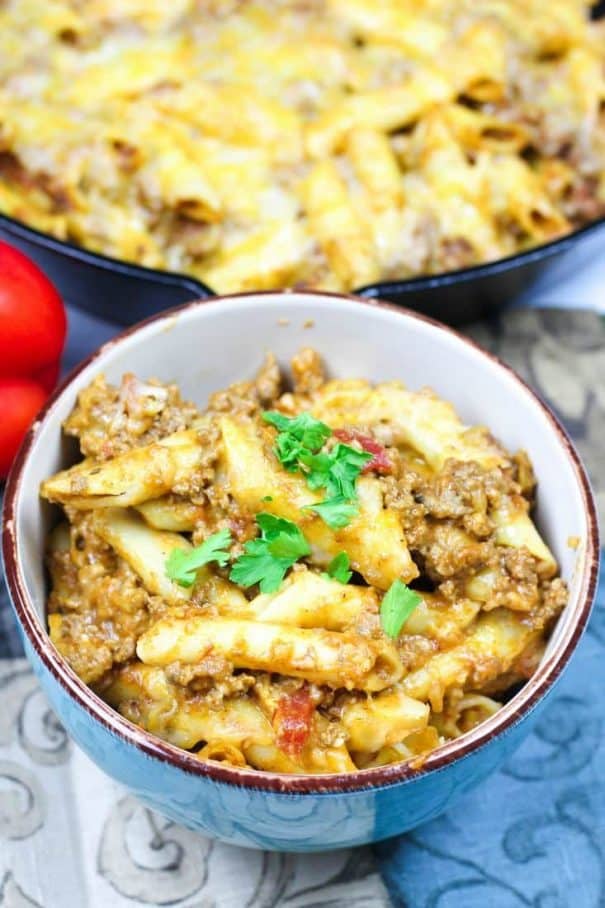 25 Cheap Meals for Large Families! All meals feed 6 or more people for less than $10.   Recipes include Instant Pot, Crockpot, Soup, Meat and Pasta meals.  Bookmark this page for family meals! 