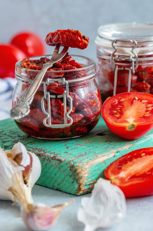 Homemade Sun Dried Tomatoes – How To Sun Dry Tomatoes at Home