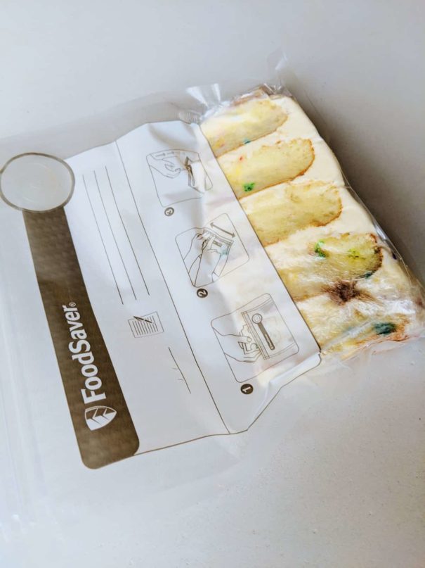 https://brooklynfarmgirl.com/wp-content/uploads/2019/08/How-To-Freeze-Cake-3-e1565029658926.jpg