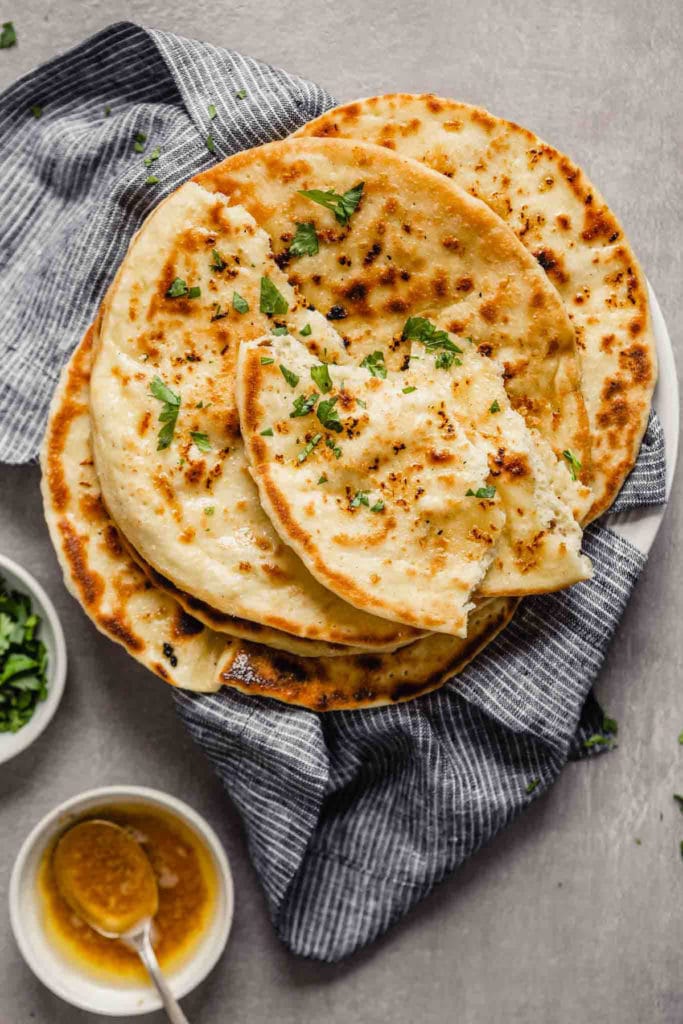 50 Recipes for Garlic Lovers that smell great and taste amazing!  Fill your whole week's meal plan up with these garlic recipes that the whole family will love. 