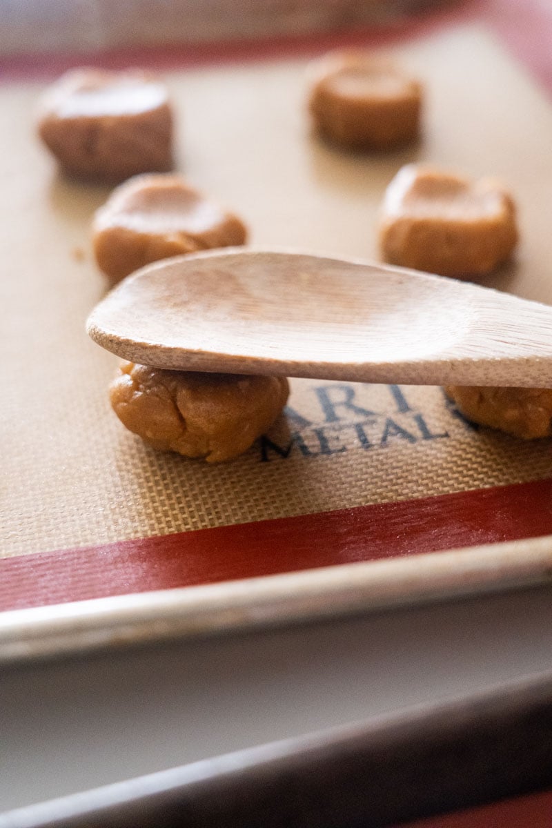 No Flour Peanut Butter Cookies With 4 Ingredients Brooklyn Farm Girl