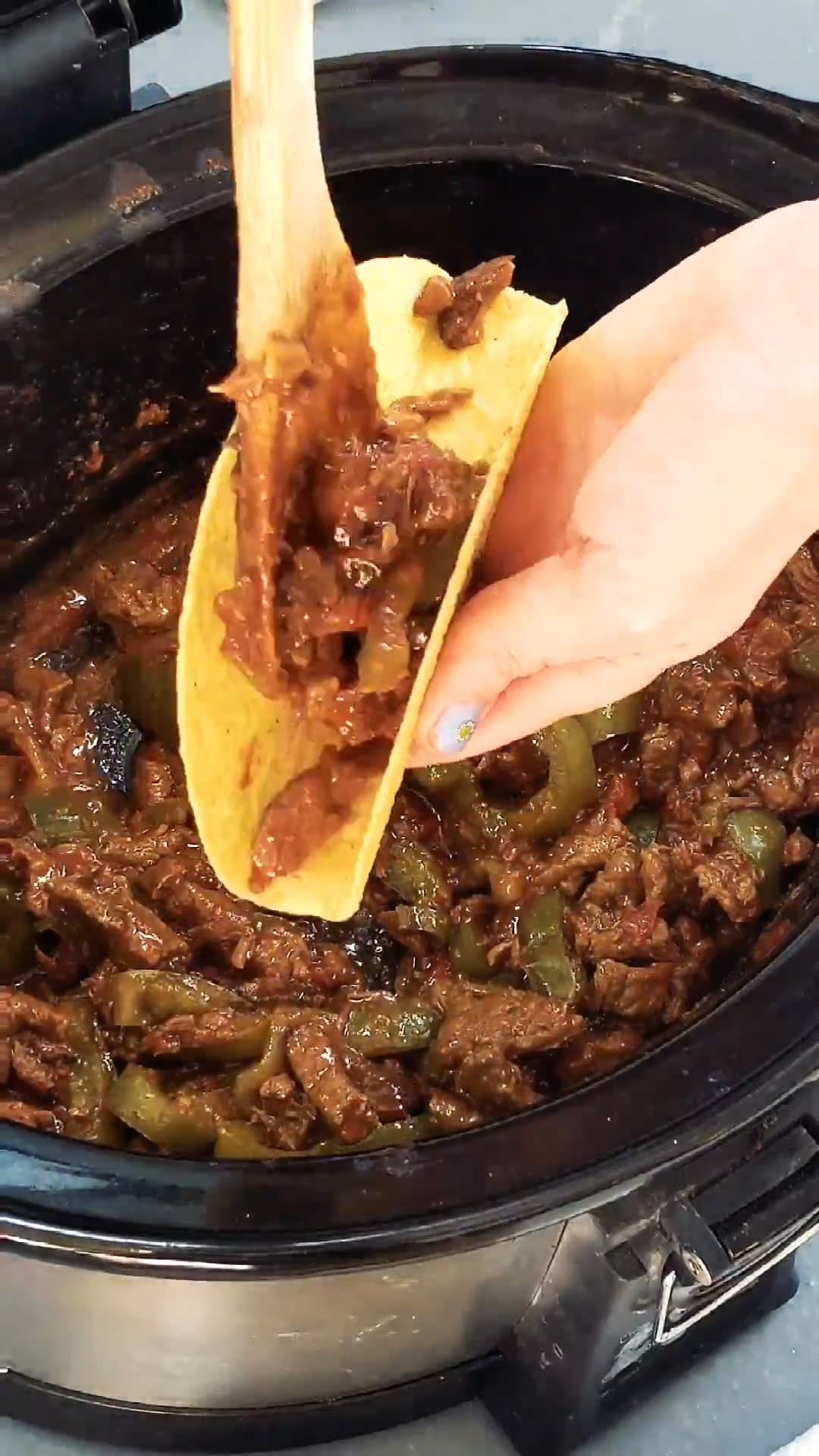 https://brooklynfarmgirl.com/wp-content/uploads/2021/04/Slow-Cooker-Steak-Tacos-Video-6-poster.jpeg