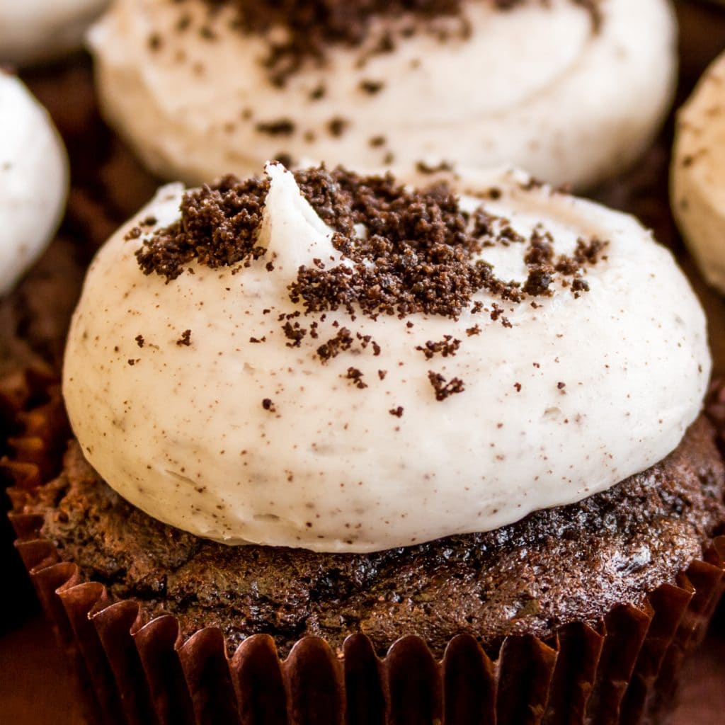 Buttercream Icing for Cupcakes (Vanilla and Chocolate) Brooklyn Farm Girl