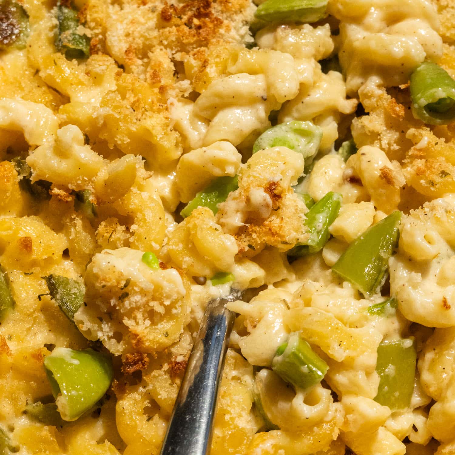 Mac and Cheese with Peas (Fresh or Frozen!)