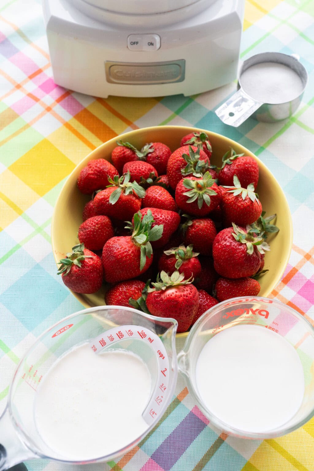 Bordallo Pinheiro Strawberries 1.05-qt. Tureen - Red Earthenware Serving Bowl, Novelty Design